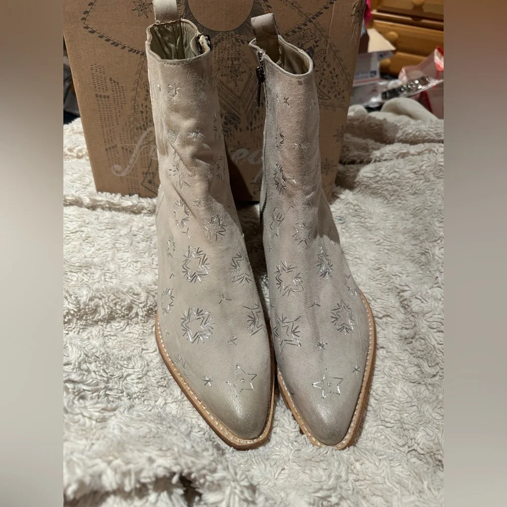 FREE PEOPLE size 10 (40) Tan/Cream Bowers Embroidered Boots NEW $198 - Picture 5 of 16